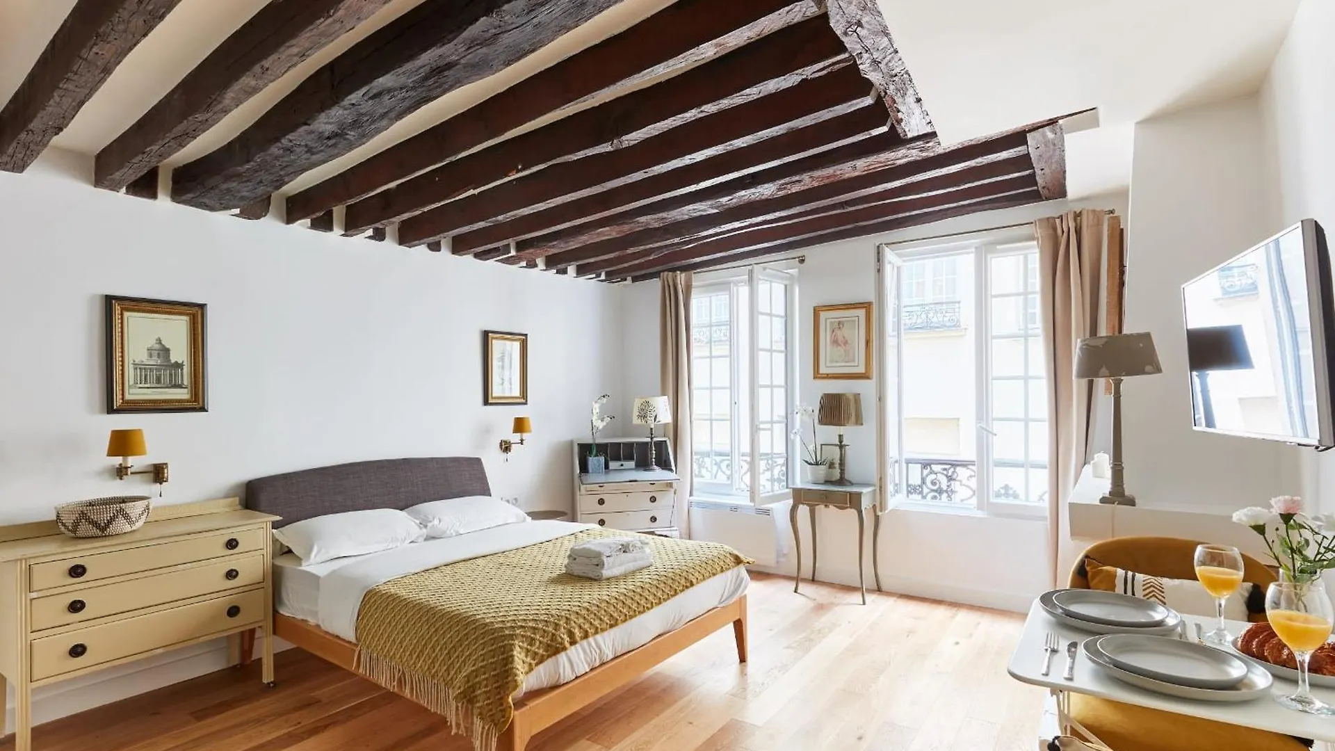 Bnbnova - Le Marais Paris 0*,